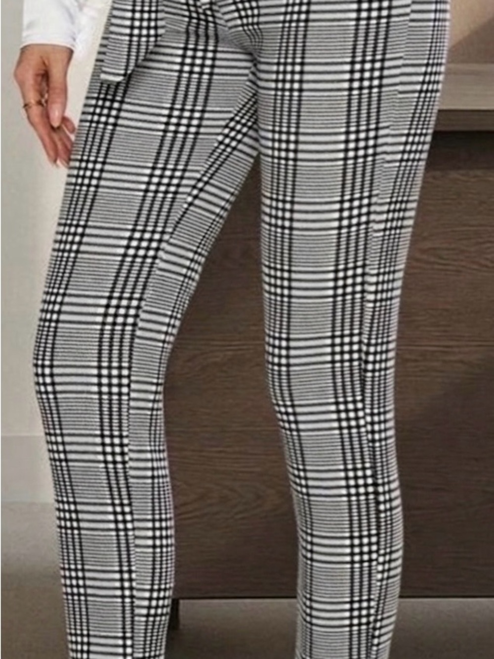 High-Waist Plaid Skinny Pants - Black & White